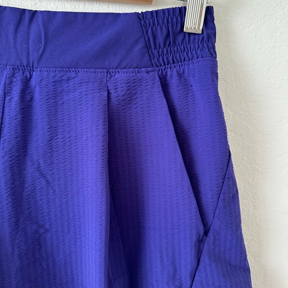 Athleta Textured Brooklyn Shorts Size 2 - Picture 6 of 9